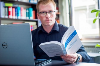 Alexander Klein mit Buch zum Hochschulkapazitätsrecht