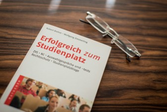 Buch Erfolgreich zum Studienplatz